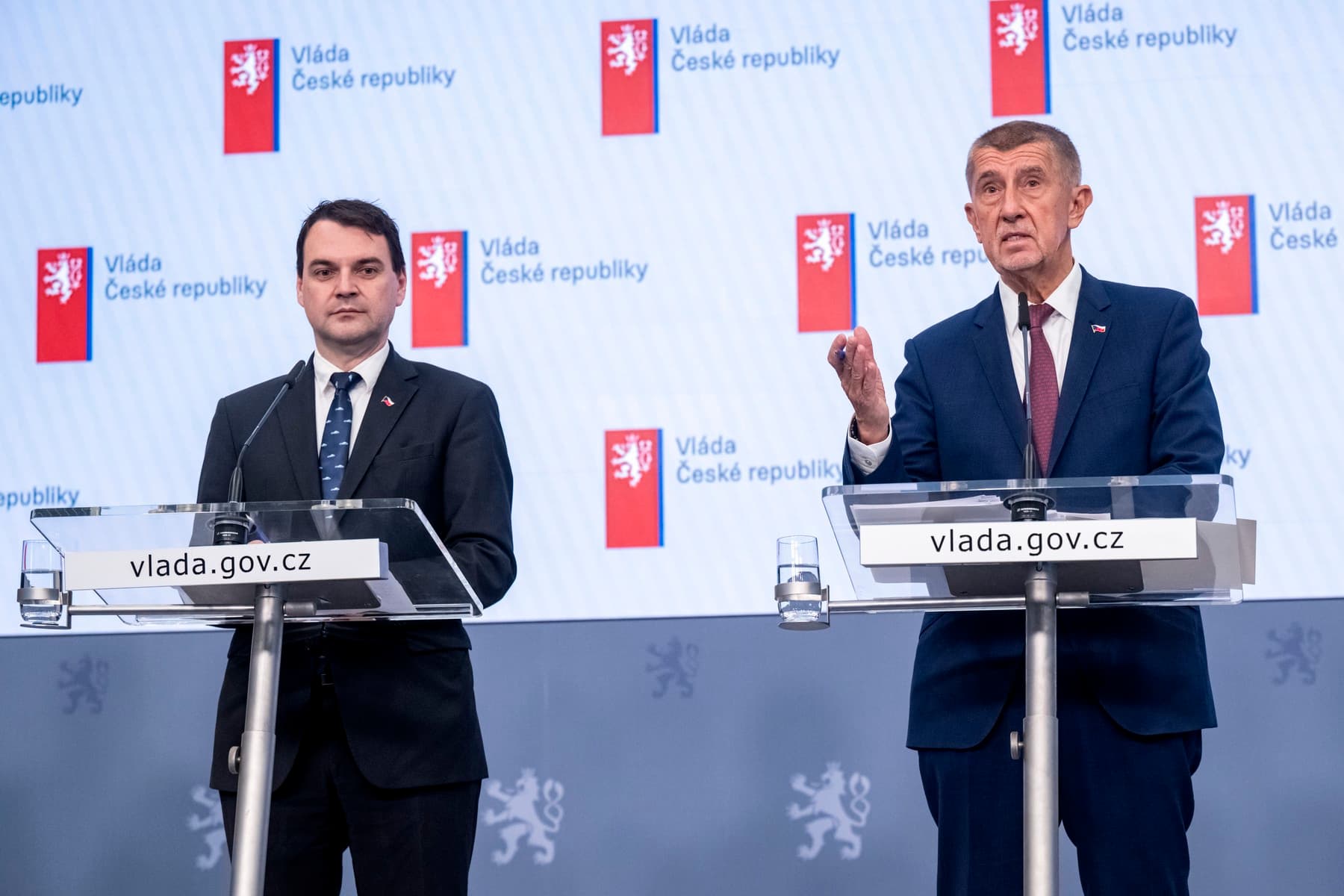 Když jim strážci ústavy nehrají do karet, označí to za ústavní puč. Sledujeme plíživou destrukci systému zevnitř