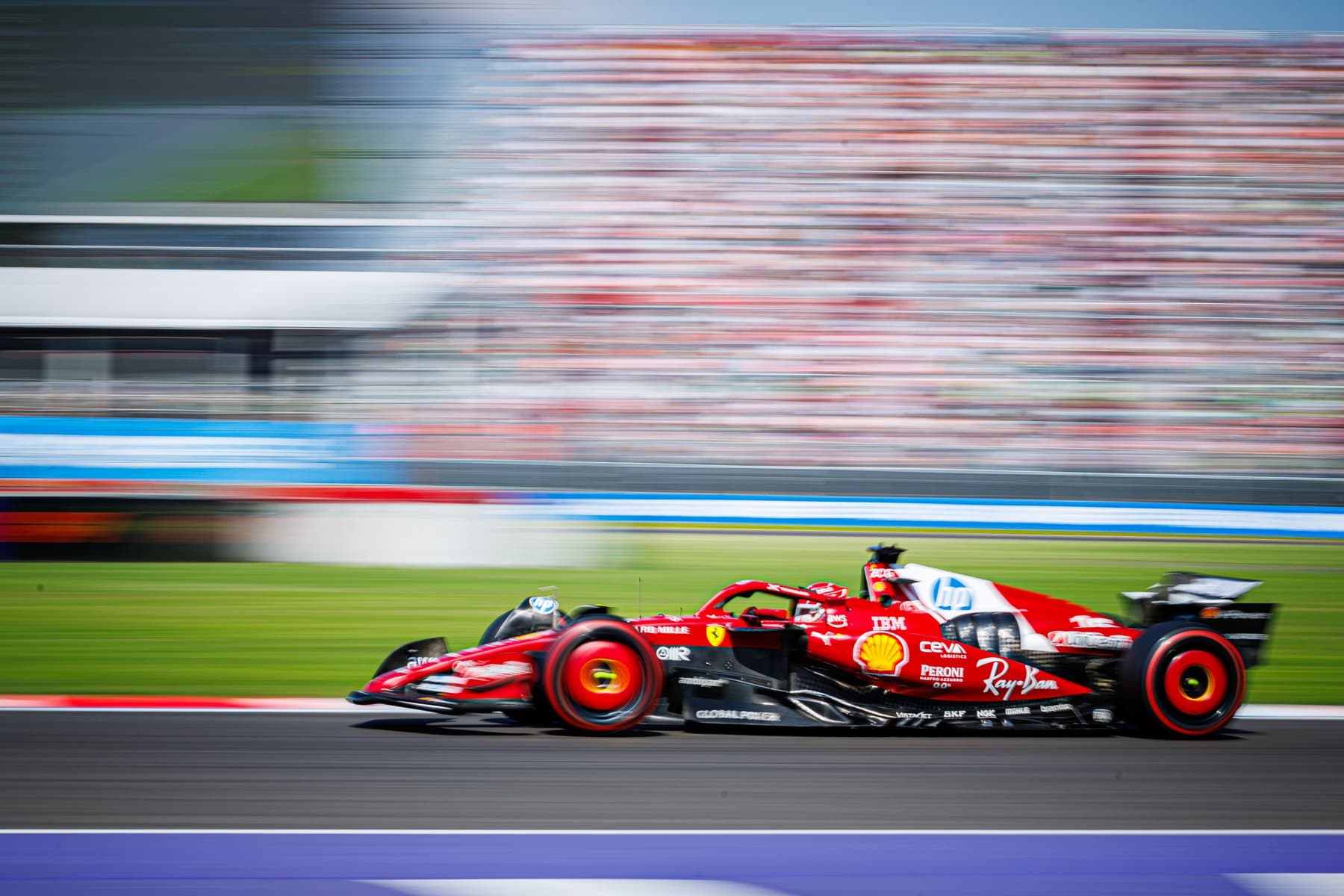 Ferrari vzniklo z pýchy, smutku a záměrné vzácnosti. Zakladatel chtěl závodit, zákazníci byli pro něj jen nutné zlo