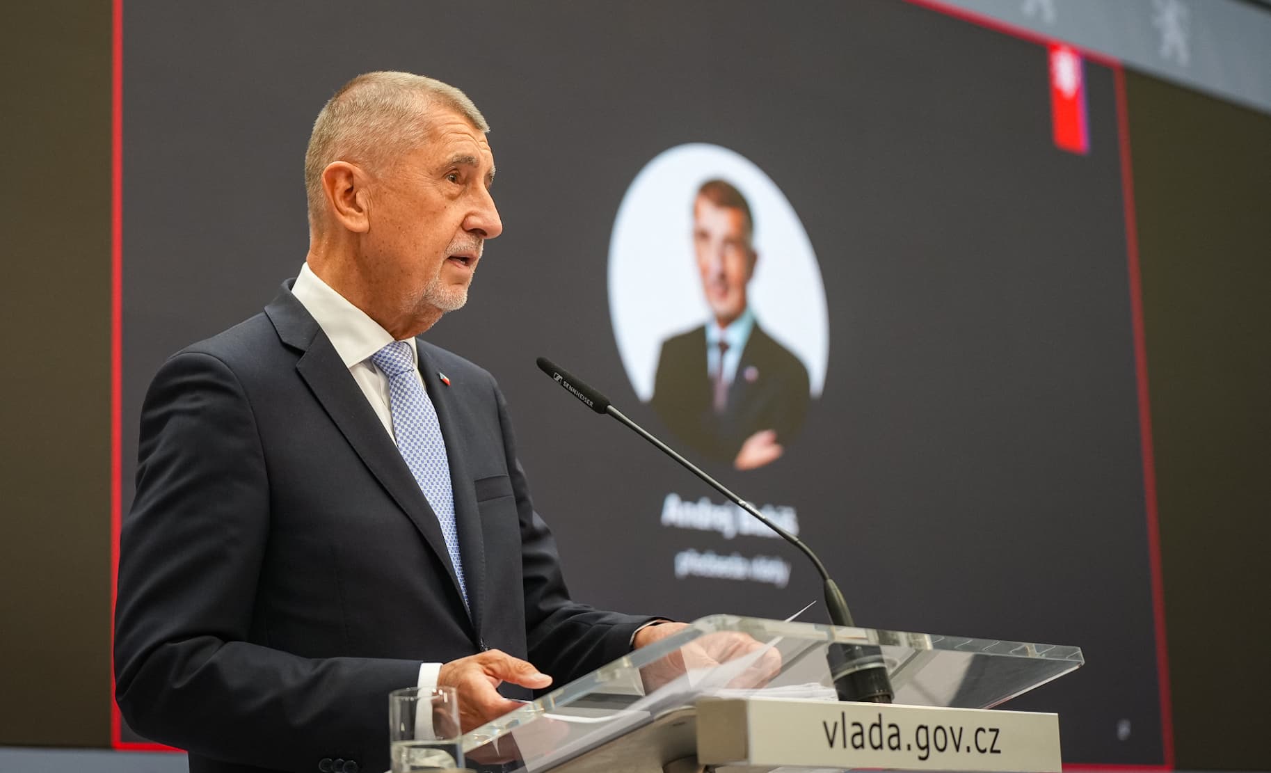 Zahraničně politický (sur)realismus na ose Kazachstán–Uzbekistán–Babišistán 