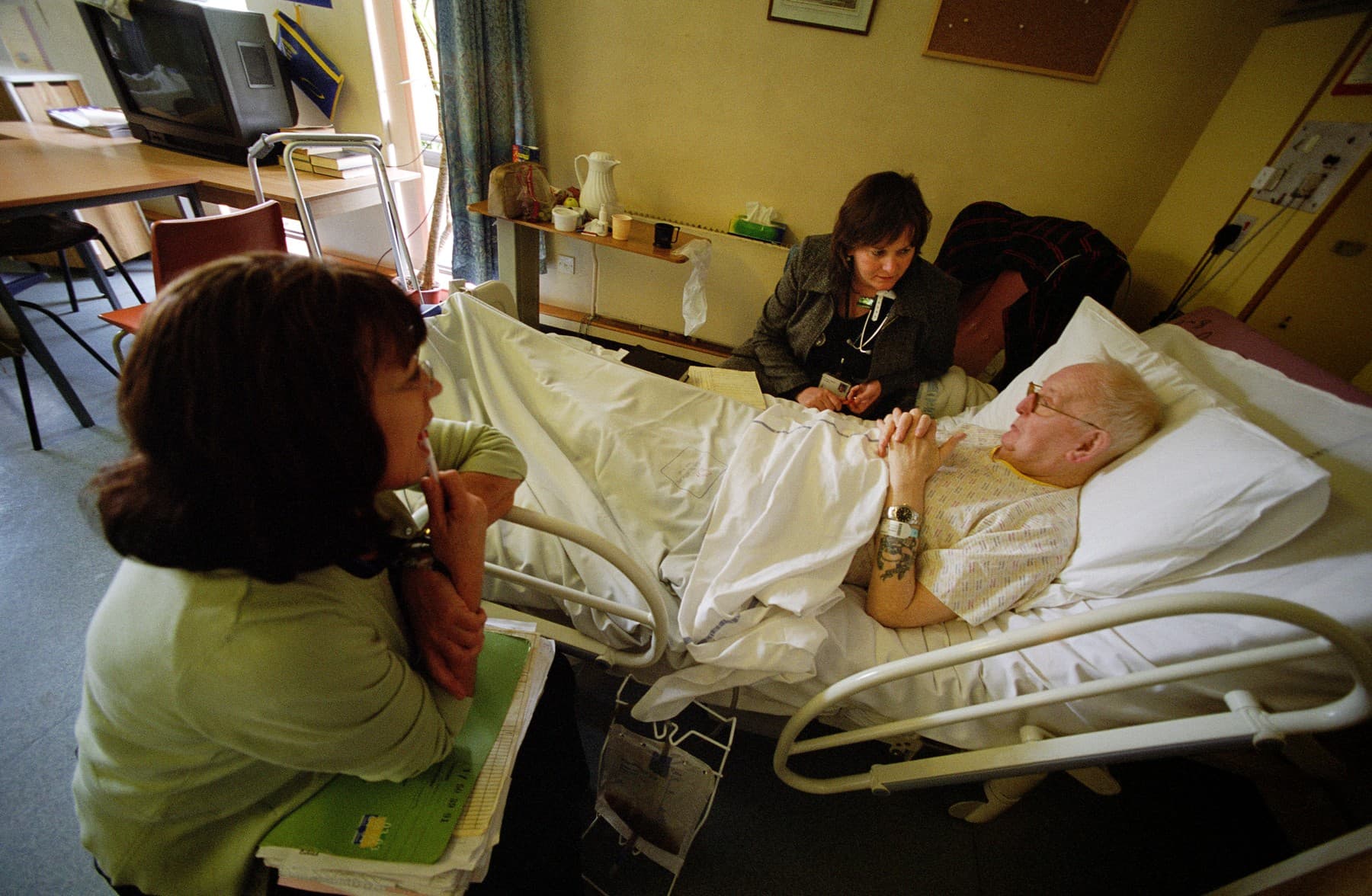 Sestra z hospice: Když pacientům ulevíme od bolesti, často už o eutanazii nemluví