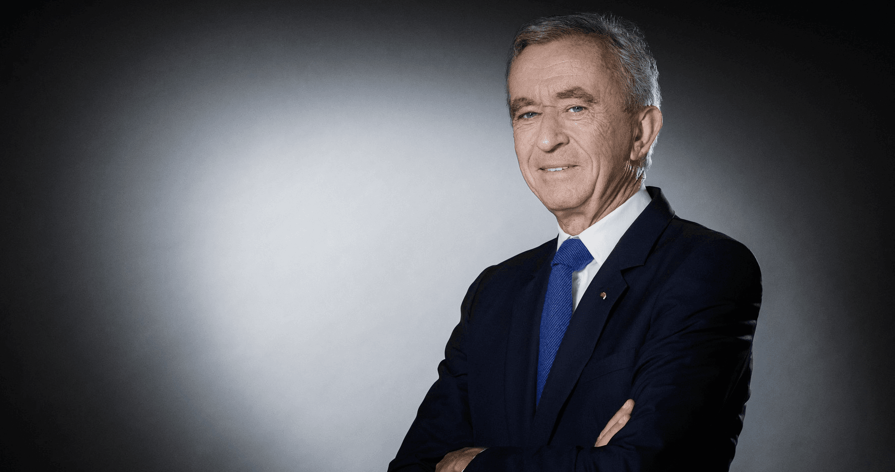 Válka o dvoumiliardový poklad Armani Beauty. Arnault chce L’Oréalu ukrást nejvýnosnější kosmetickou licenci