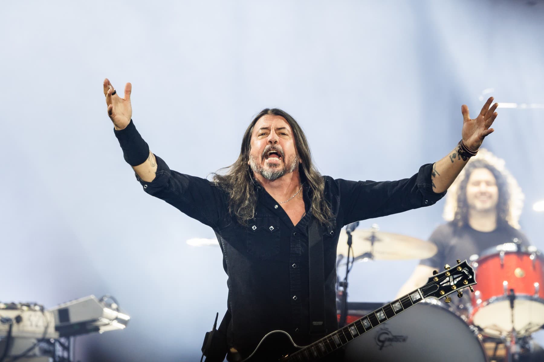Žádné mobily, jen čistá euforie pod náporem decibelů. Dave Grohl v Berlíně dokázal, že rocková historie se dá psát i bez digitálního balastu