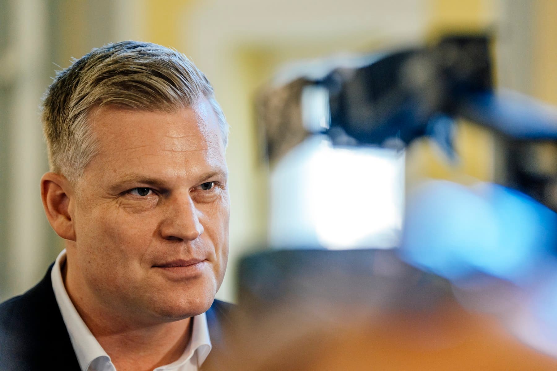 Palička: Zmocněnec pro klima vtipkoval o vraždění a mrskal jogurty do zdi. Státníka z něj nikdo neudělá