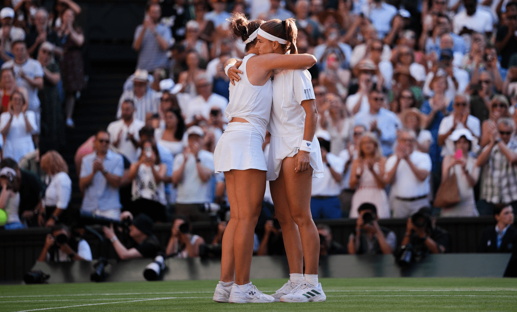 Poprask na sociálních sítích slavných. Tváře showbyznysu a sportu žasnou nad českou dominancí ve Wimbledonu