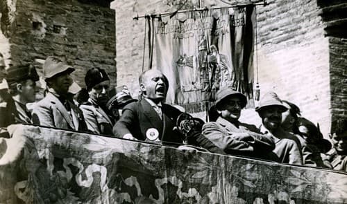 Když Mussolini vtrhl do Habeše bez vyhlášení války. Yperit a bomby drtily muže ozbrojené jen oštěpy